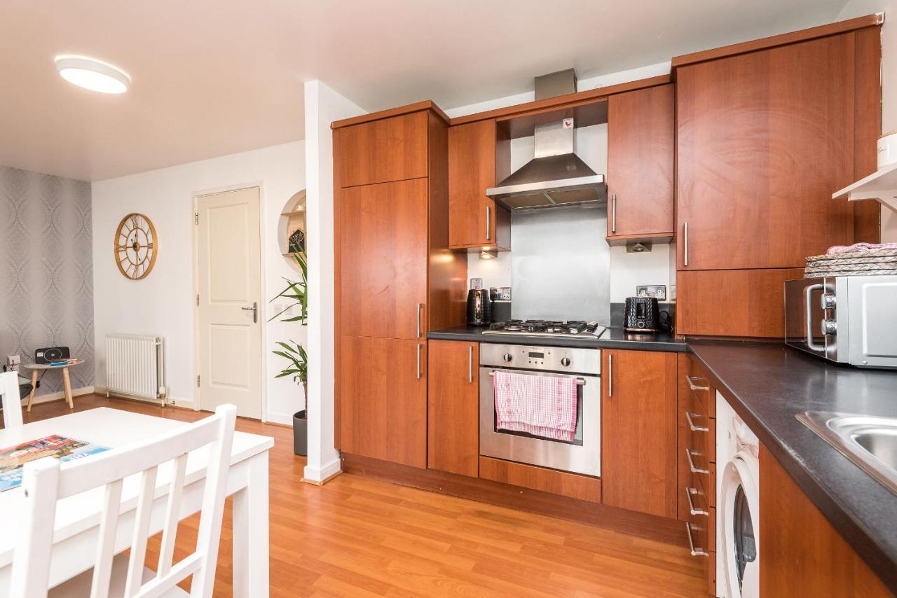 Modern Spacious 3 Bedroom City Centre Apartment - Free Parking - Private Balcony إدنبرة المظهر الخارجي الصورة