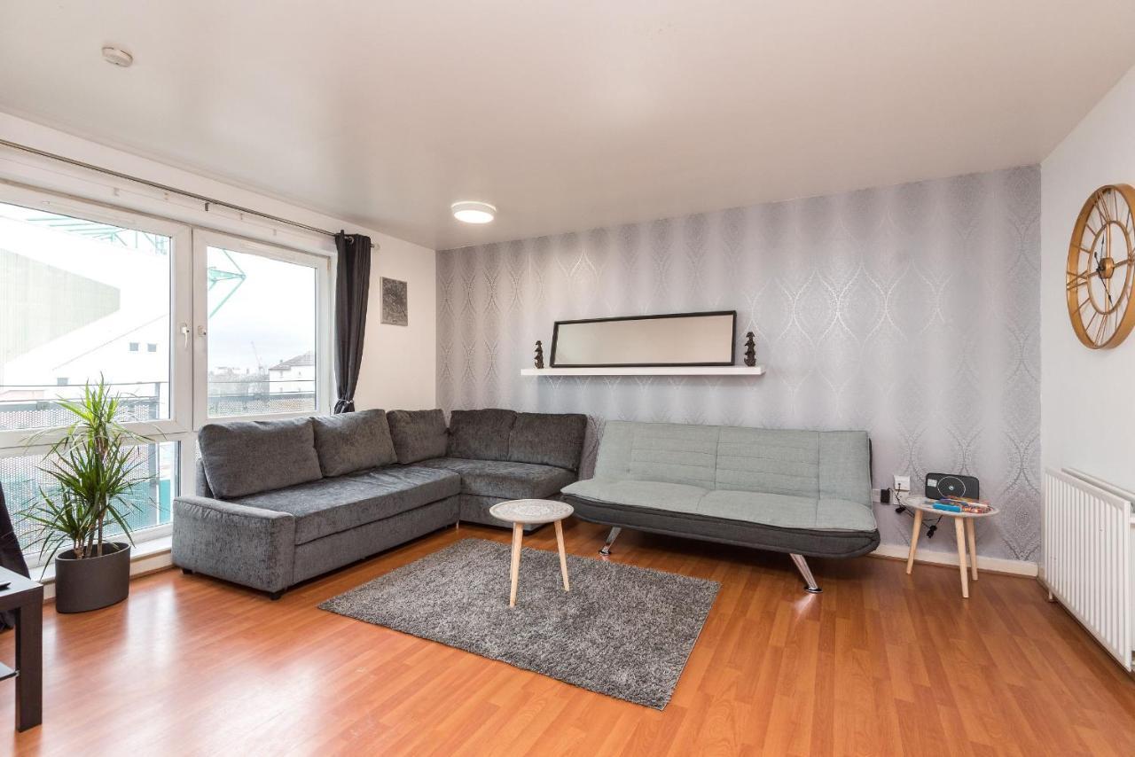 Modern Spacious 3 Bedroom City Centre Apartment - Free Parking - Private Balcony إدنبرة المظهر الخارجي الصورة